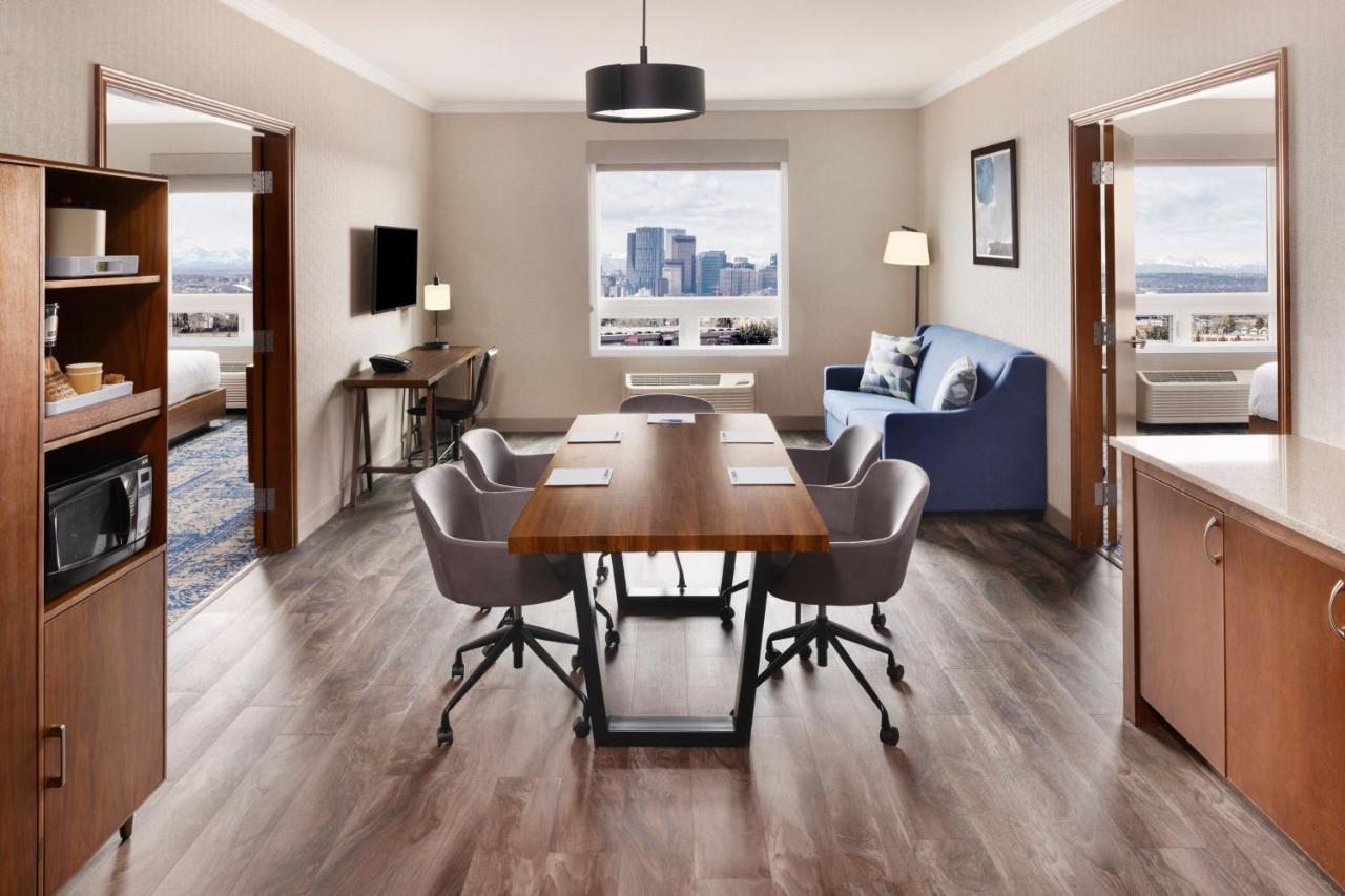 Four Points By Sheraton Calgary Airport Extérieur photo