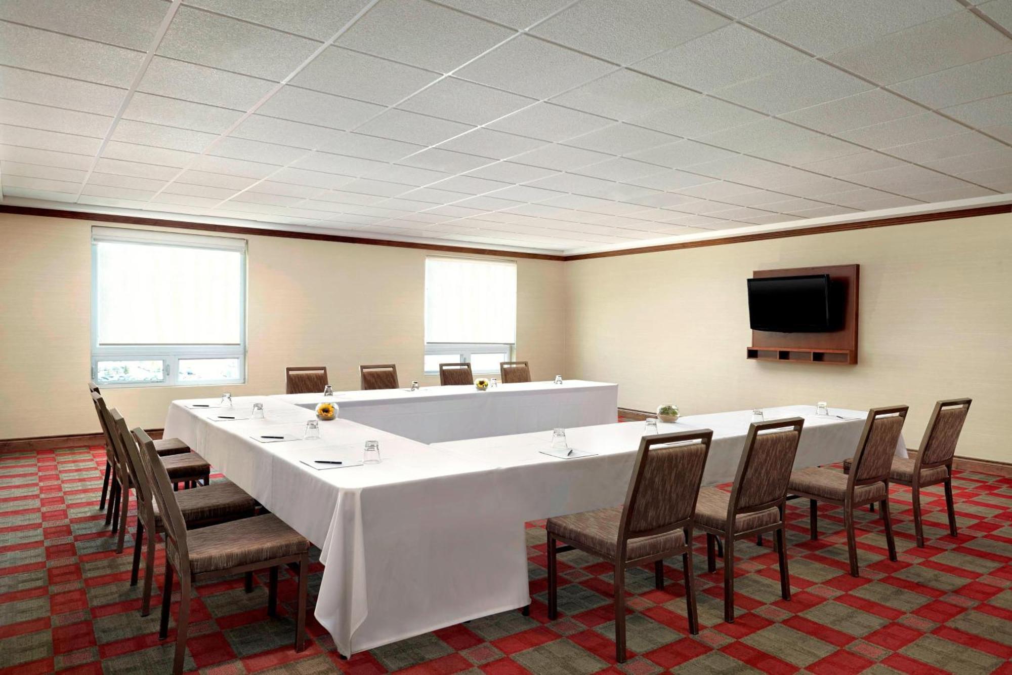 Four Points By Sheraton Calgary Airport Extérieur photo