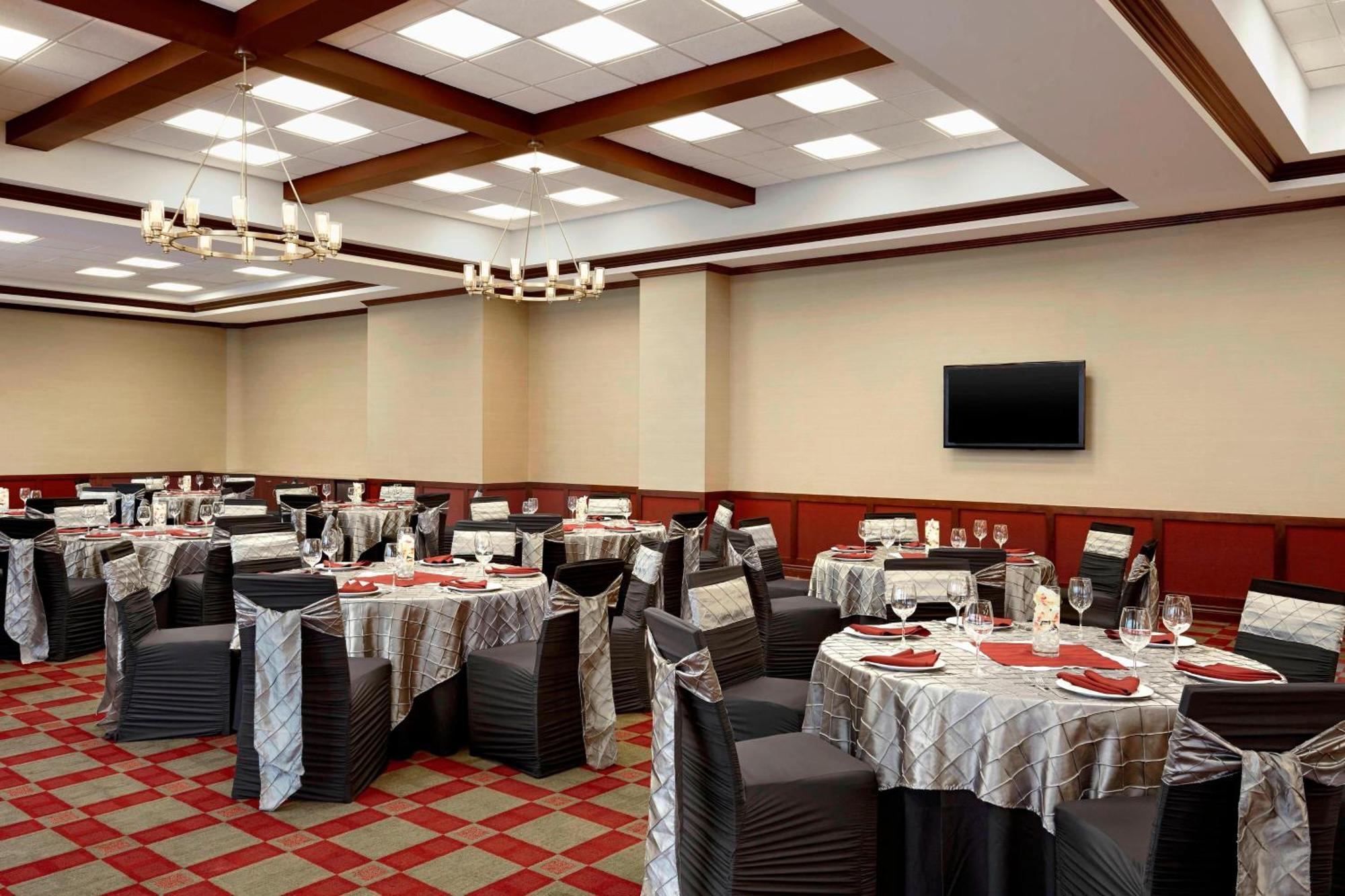 Four Points By Sheraton Calgary Airport Extérieur photo